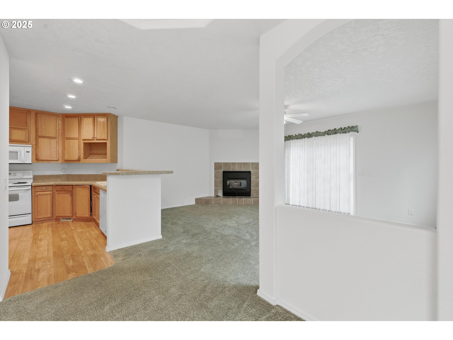 24702 E CEDAR HILL TER