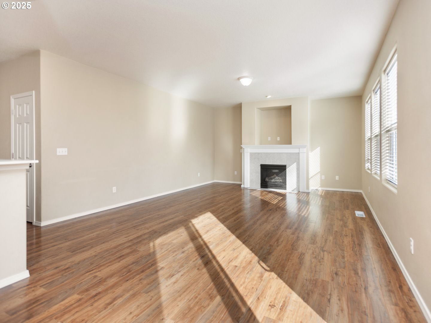 3628 E BUR OAK CT