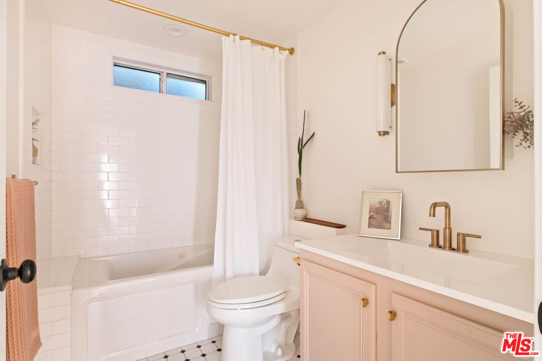 1650 Micheltorena St Unit: C