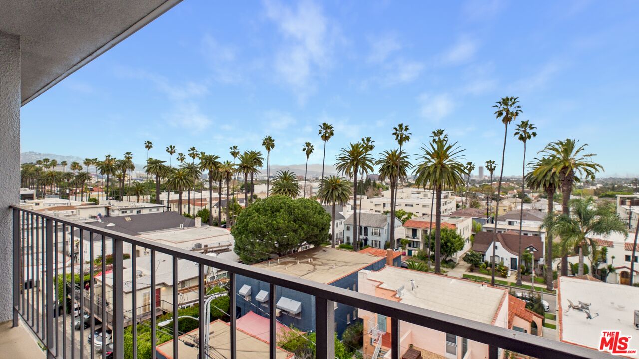 450 S Maple Dr Unit: 403