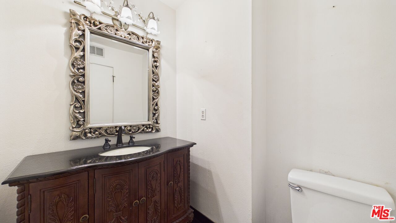 450 S Maple Dr Unit: 403