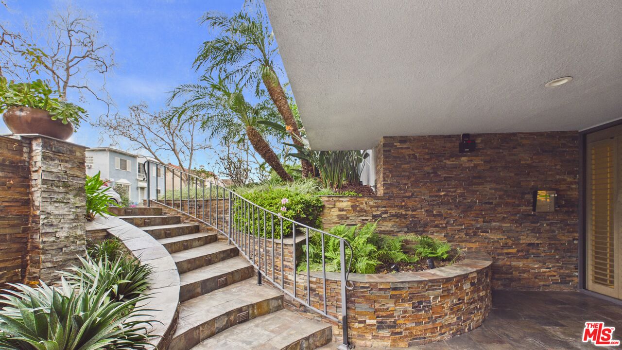 Beverly Hills with Spectacular Views