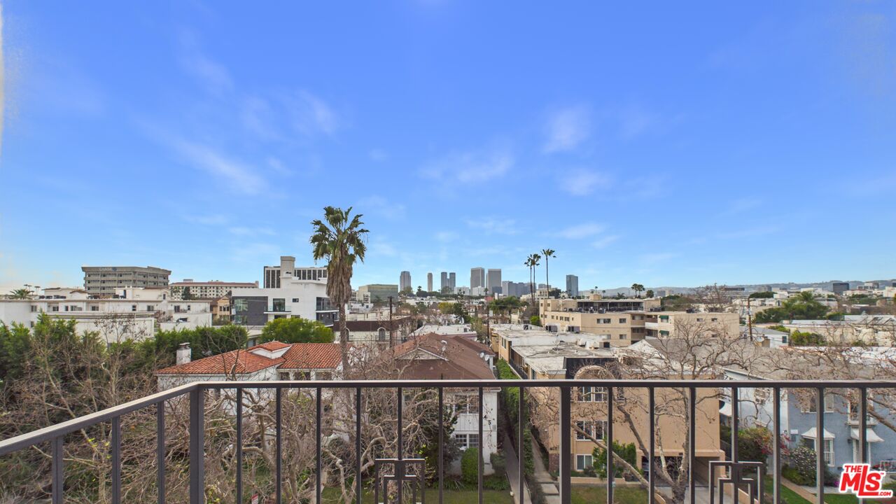 450 S Maple Dr Unit: 403