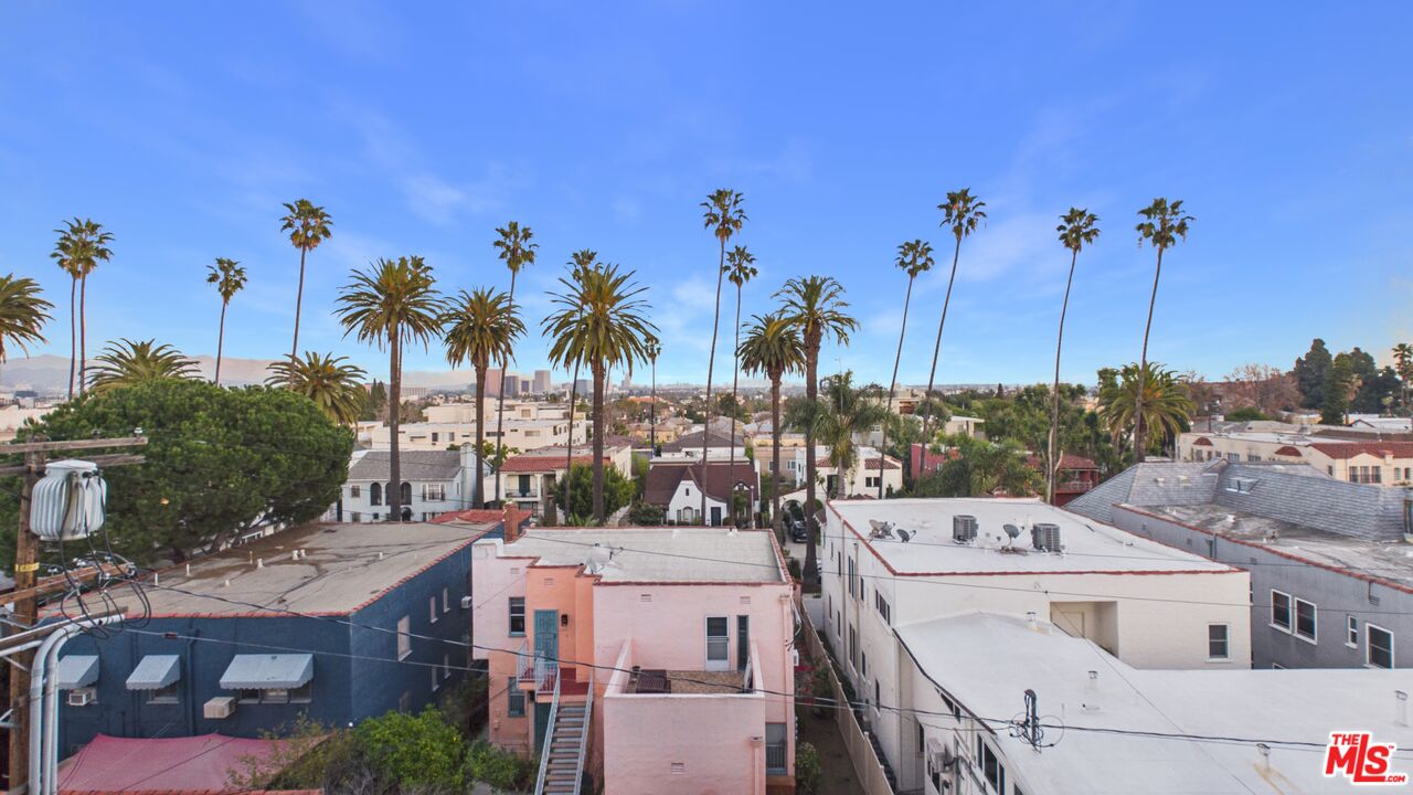 450 S Maple Dr Unit: 403