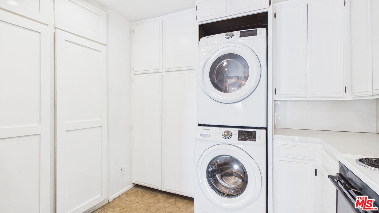 450 S Maple Dr Unit: 403