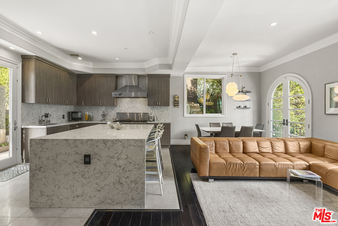 2422 Cazaux Pl