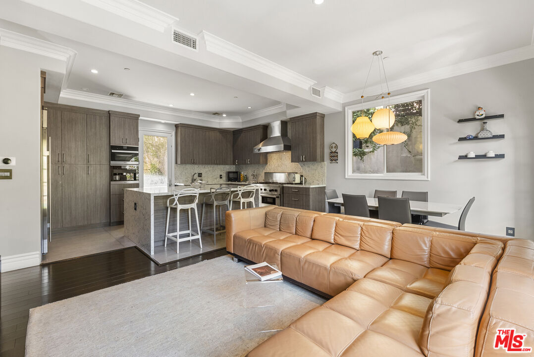 2422 Cazaux Pl