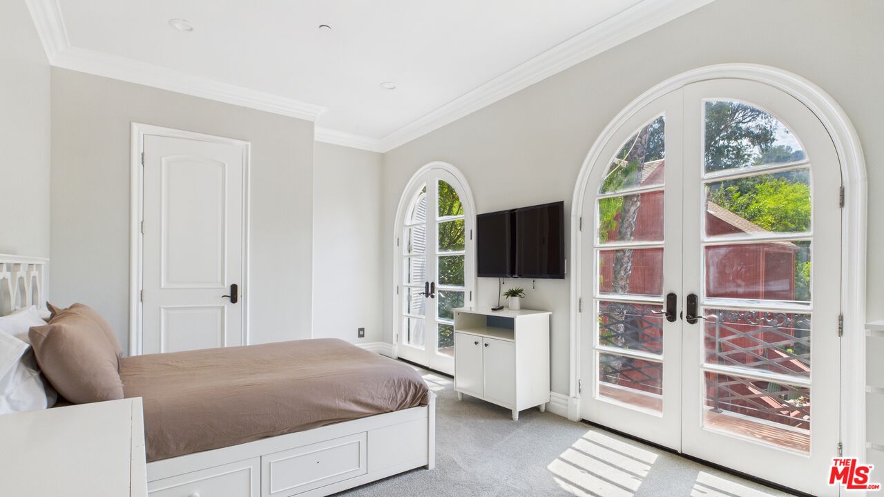 2422 Cazaux Pl