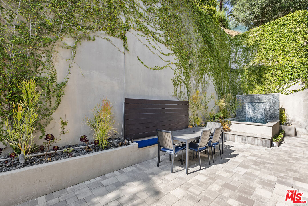 2422 Cazaux Pl