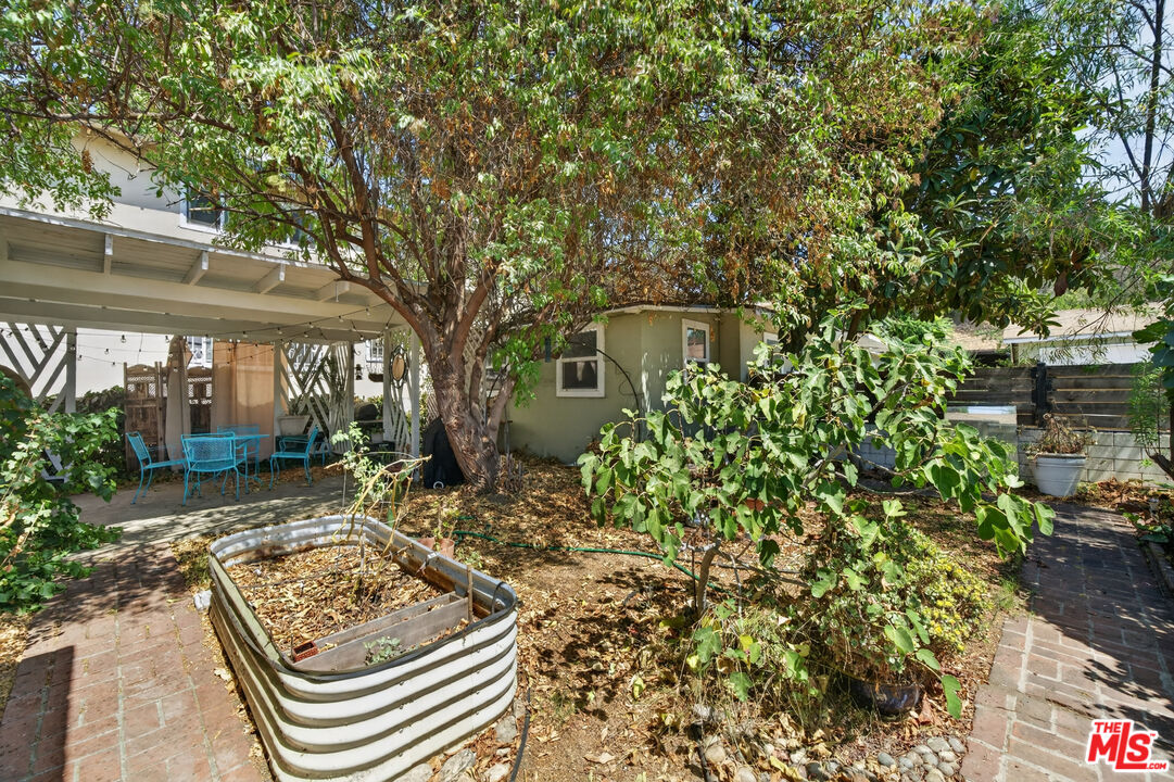223 S Avenue 57