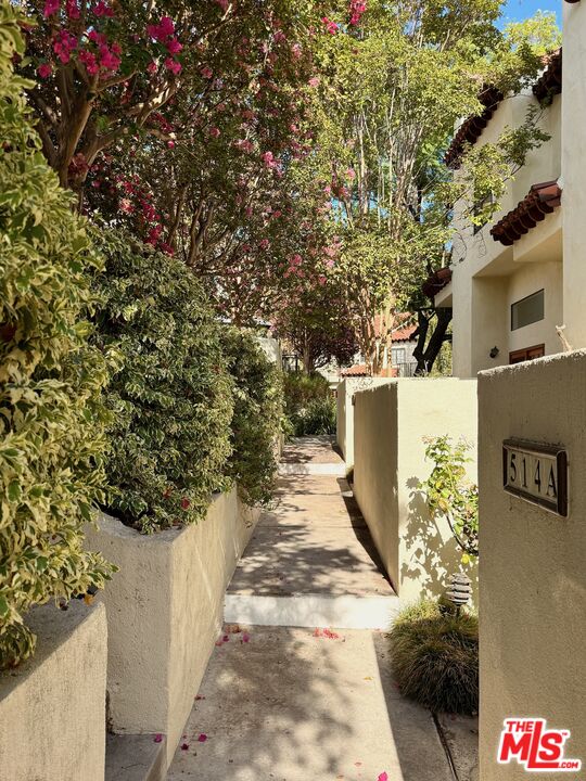 514 Garfield Ave Unit: B