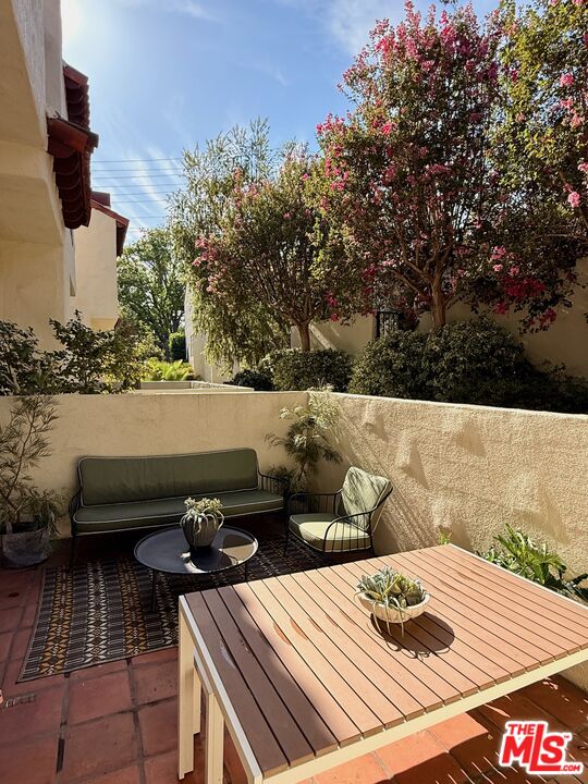 514 Garfield Ave Unit: B