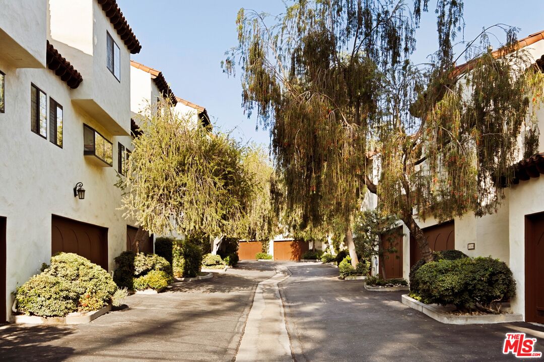 514 Garfield Ave Unit: B