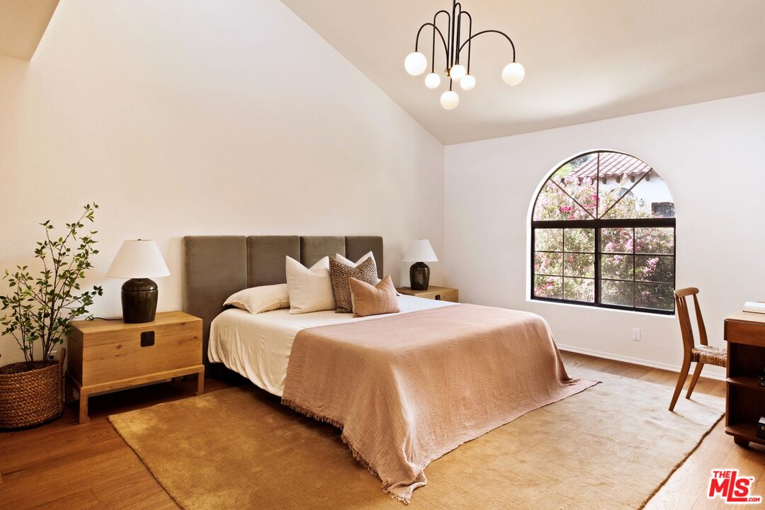 514 Garfield Ave Unit: B