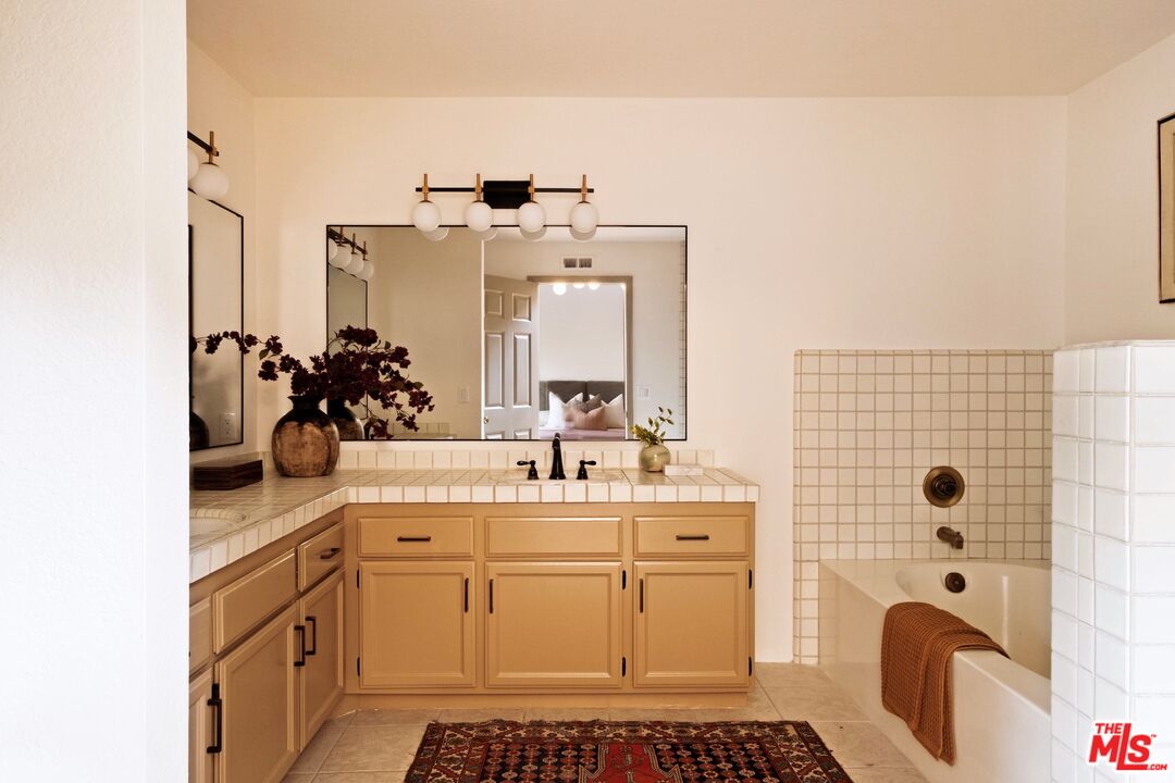 514 Garfield Ave Unit: B