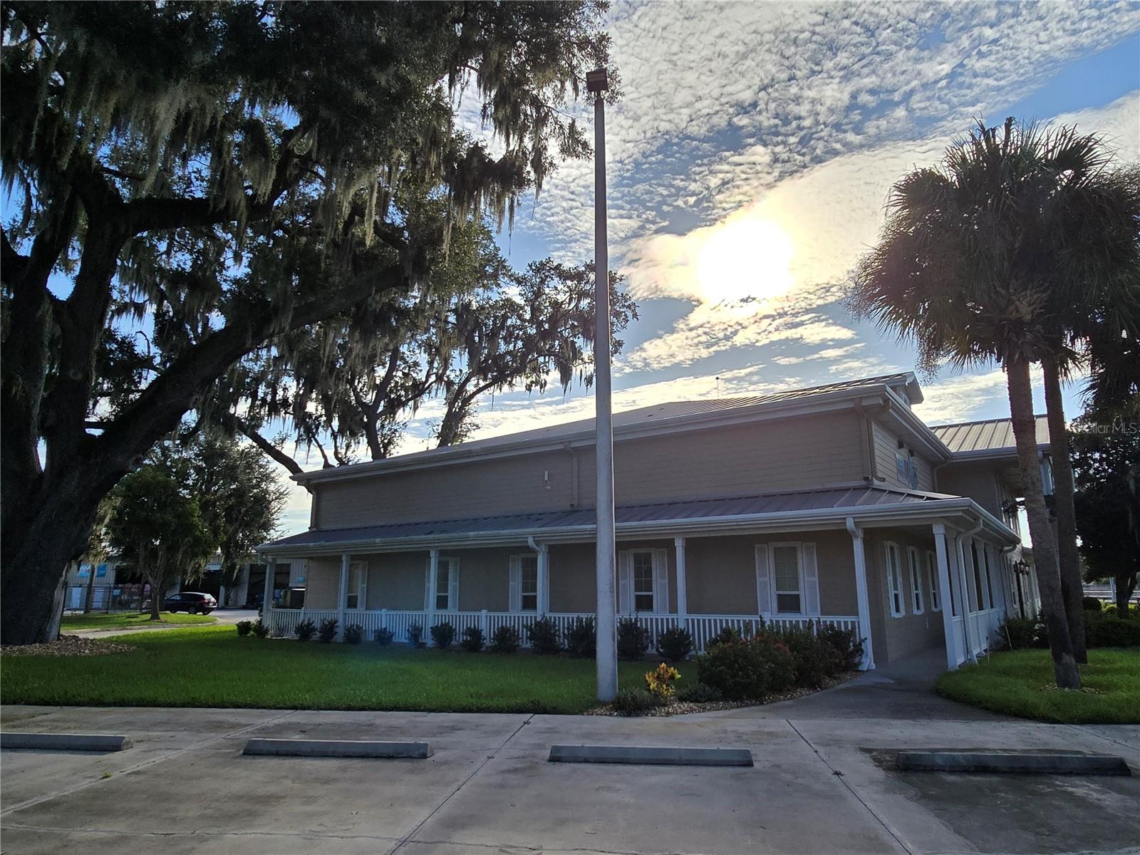 2502 FRONTAGE PARK PL