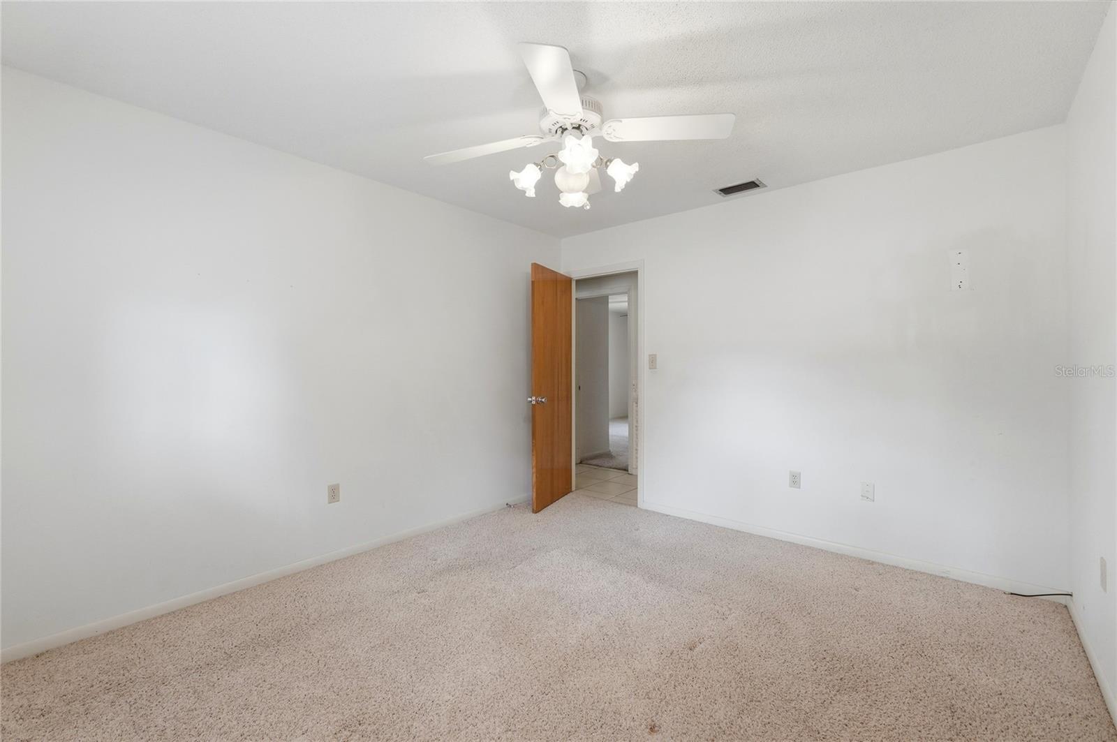 1006 ROBINSON RD