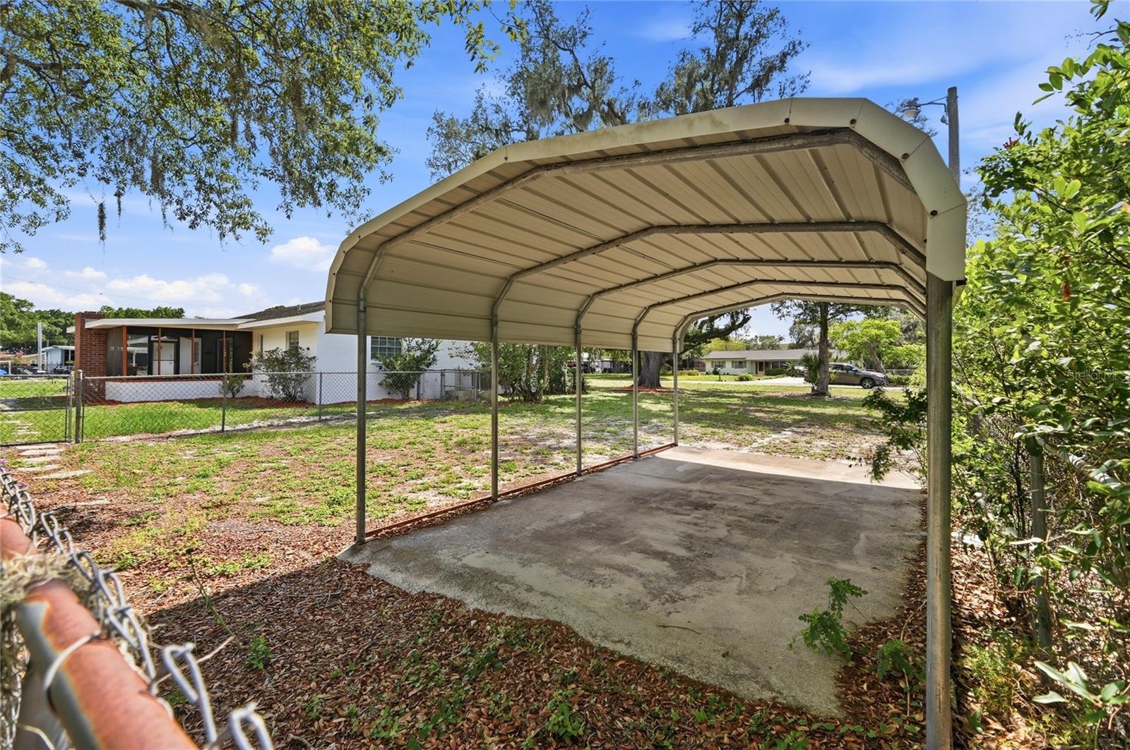 1006 ROBINSON RD