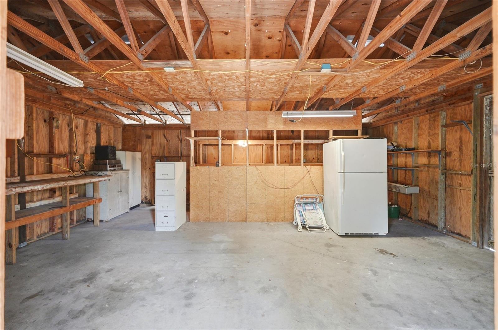 1006 ROBINSON RD