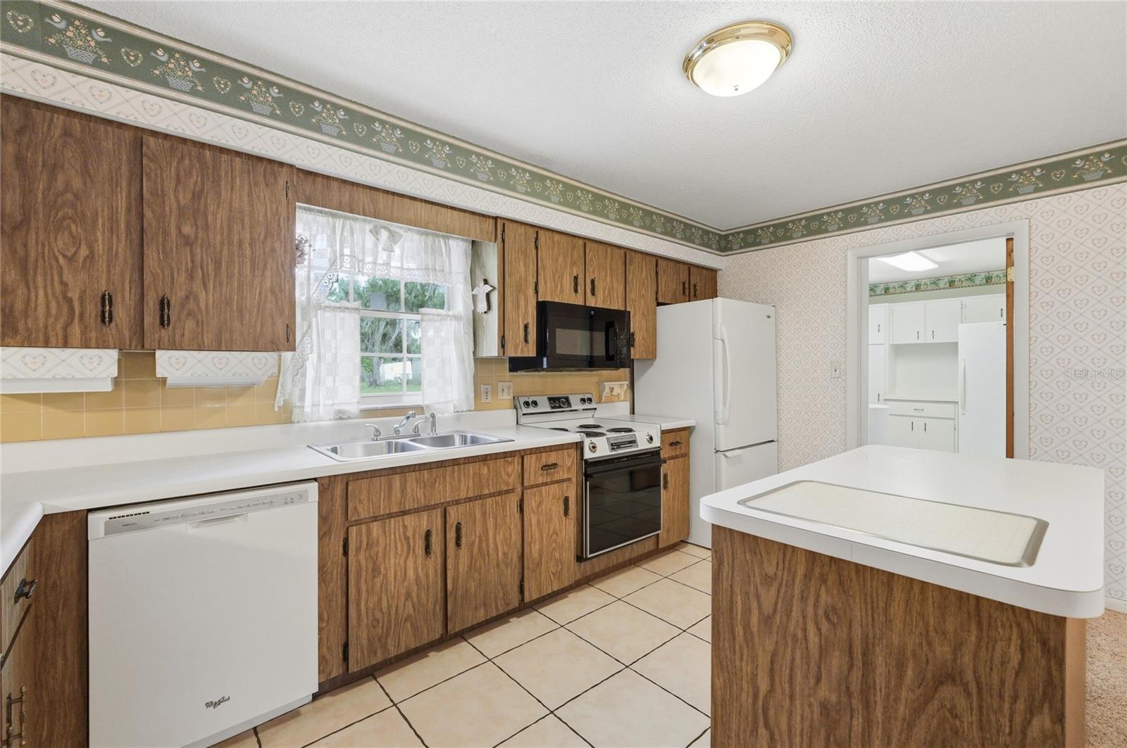 1006 ROBINSON RD