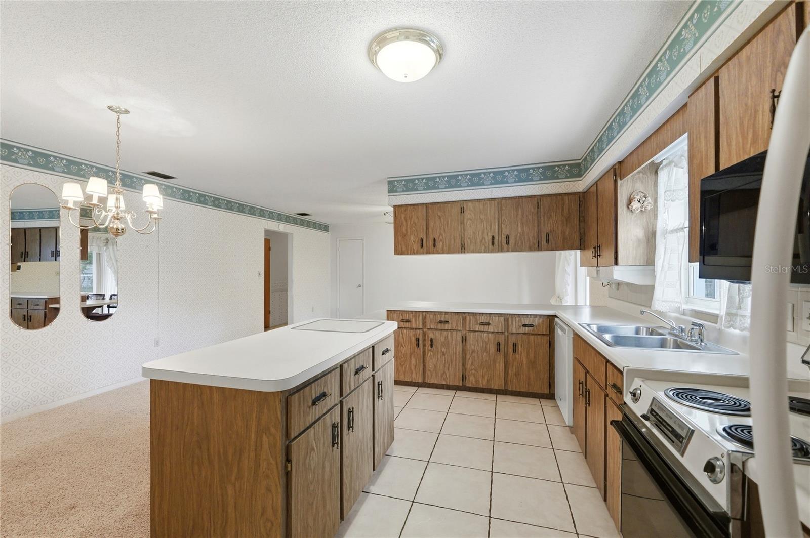 1006 ROBINSON RD