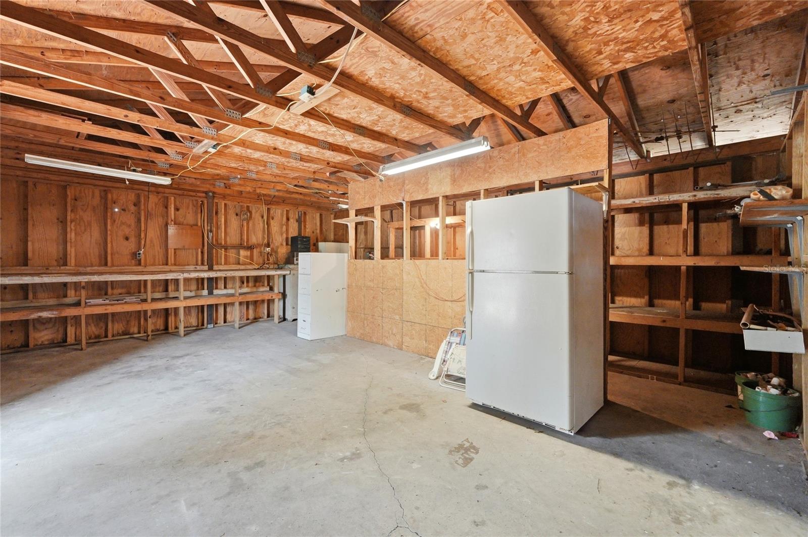 1006 ROBINSON RD