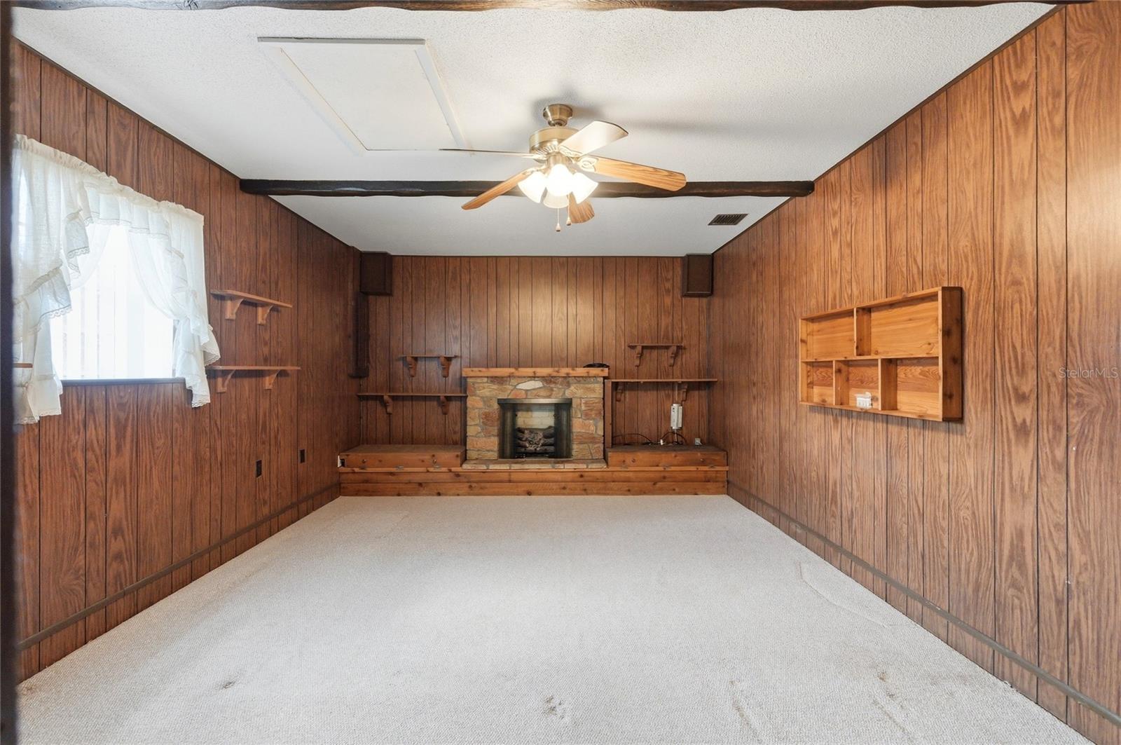 1006 ROBINSON RD