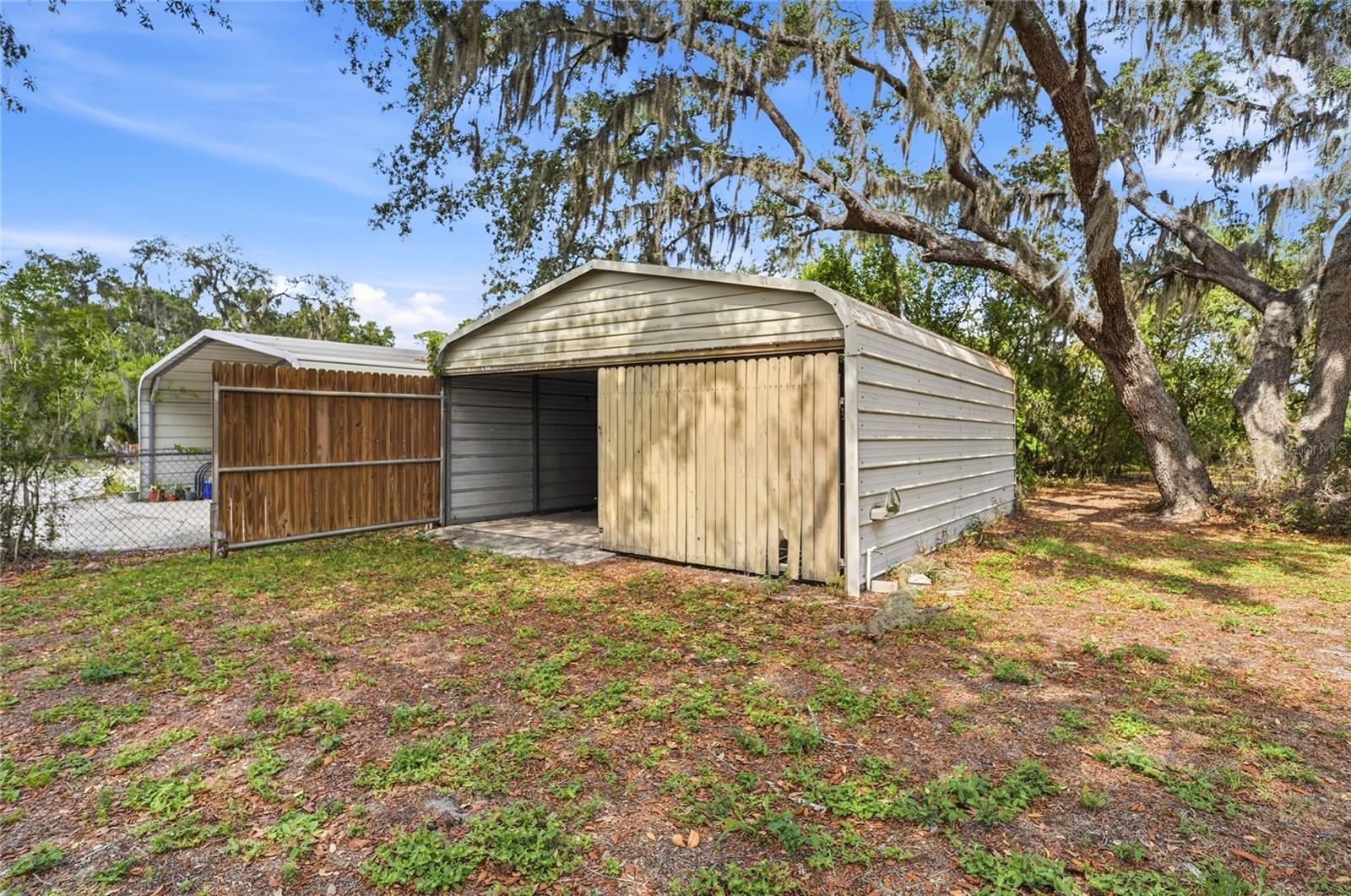 1006 ROBINSON RD