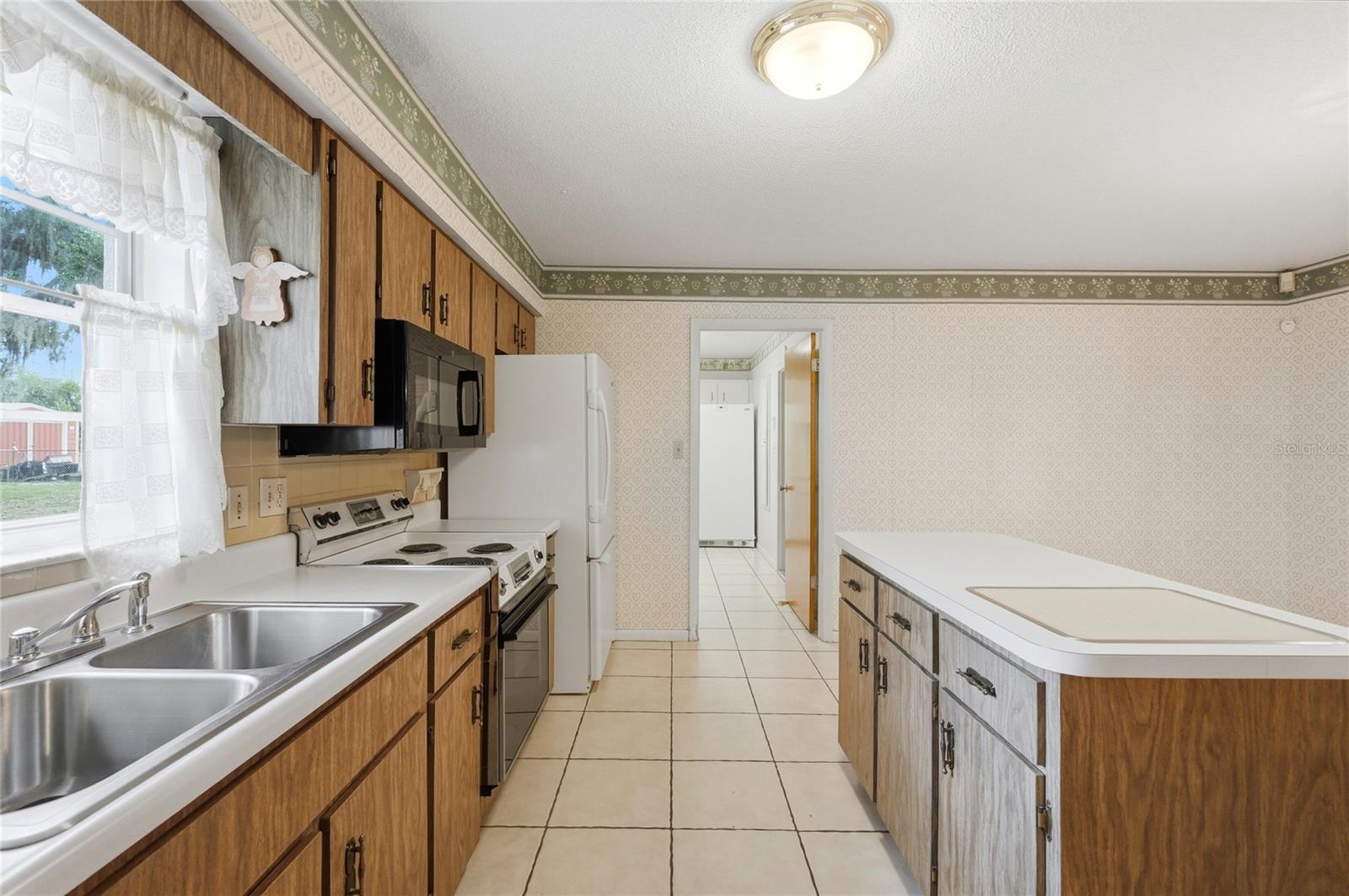 1006 ROBINSON RD