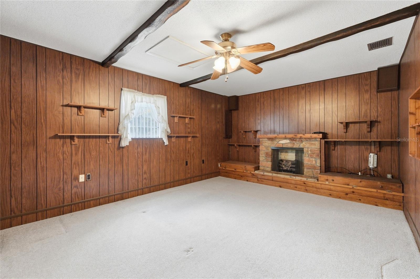 1006 ROBINSON RD