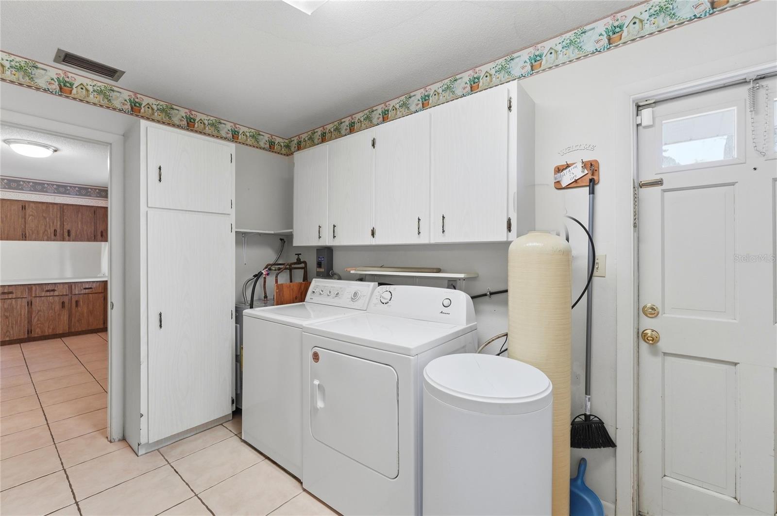 1006 ROBINSON RD