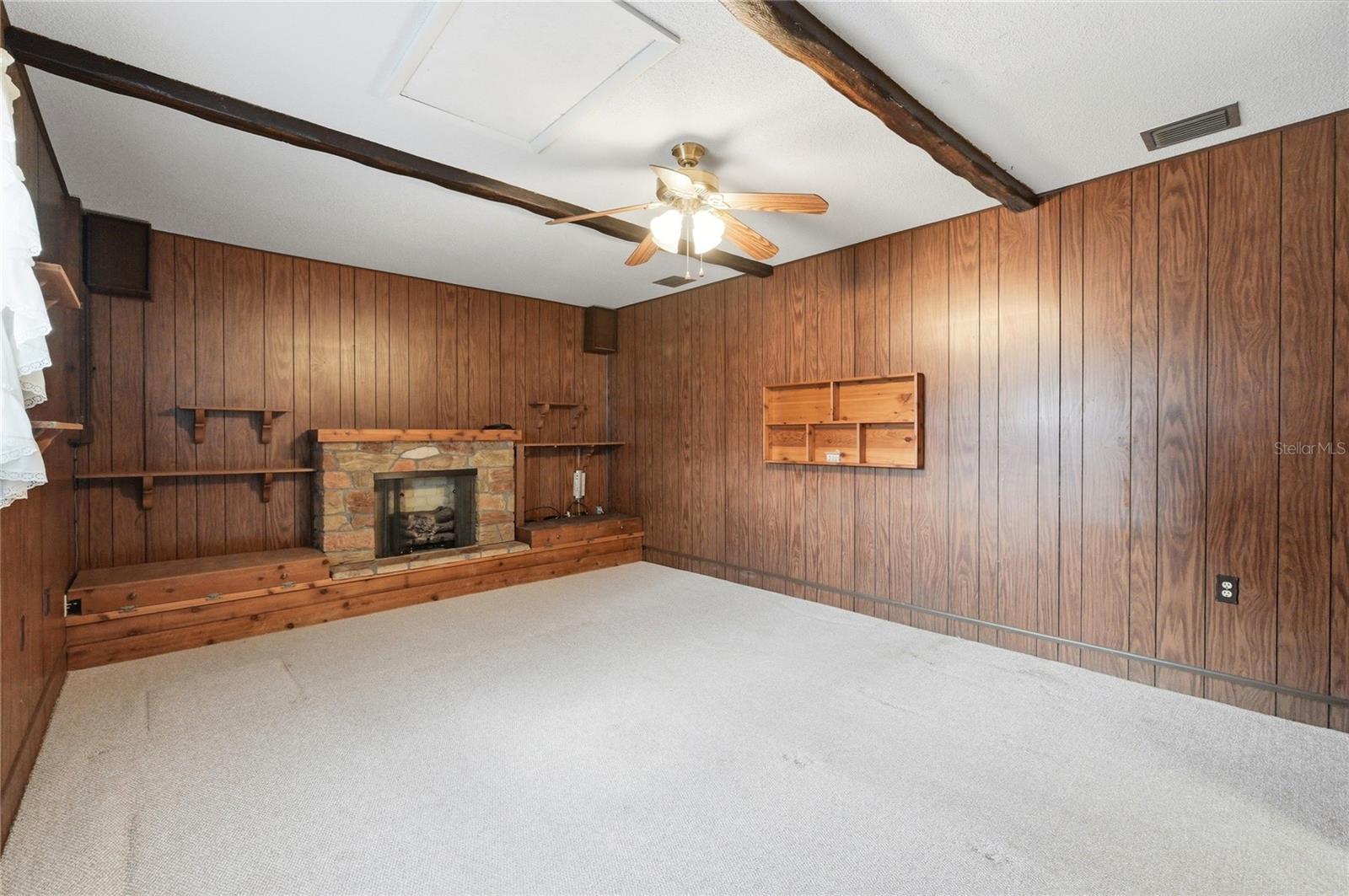 1006 ROBINSON RD