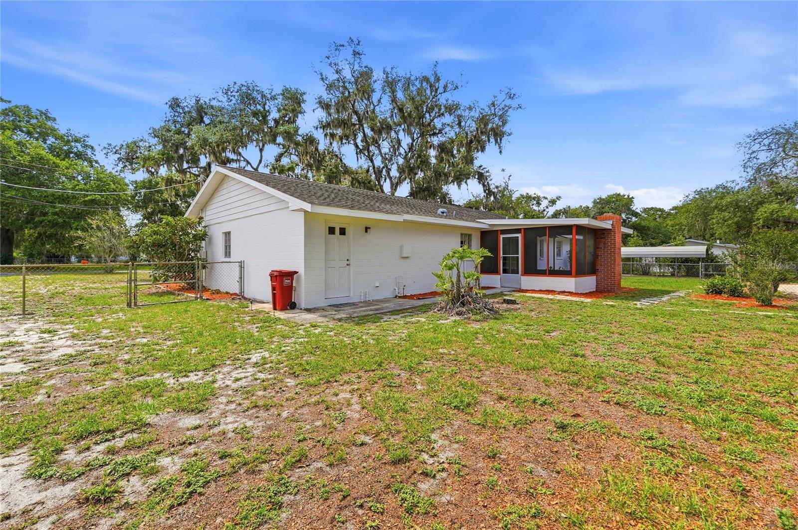 1006 ROBINSON RD