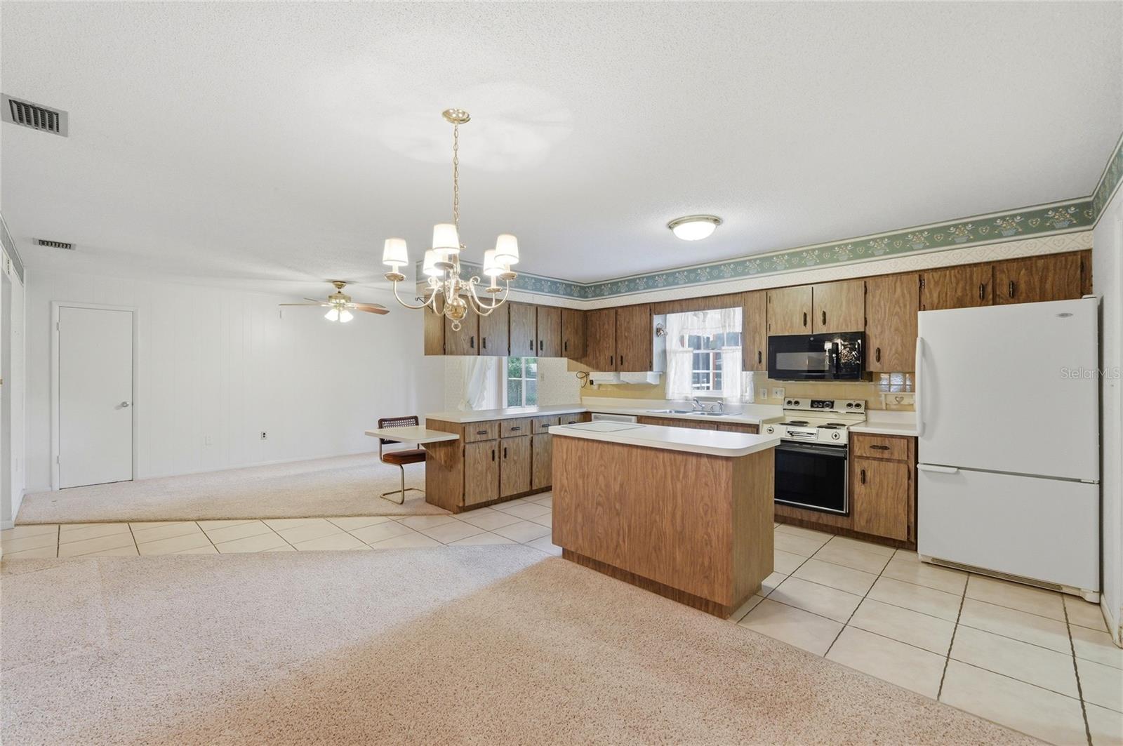 1006 ROBINSON RD
