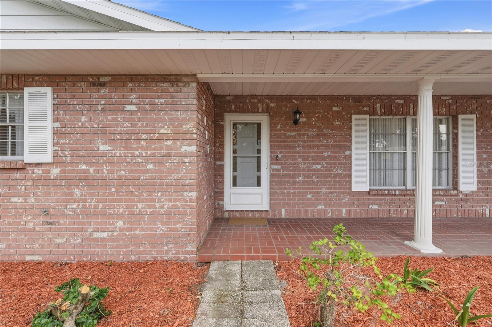 1006 ROBINSON RD
