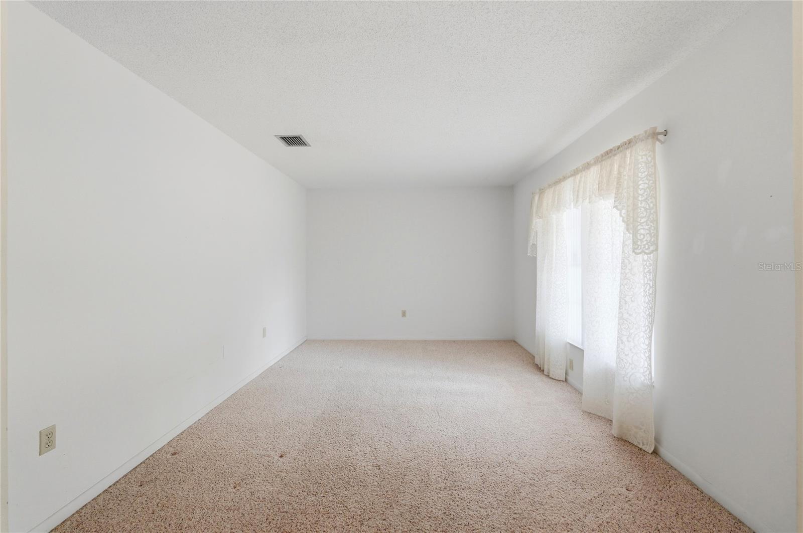 1006 ROBINSON RD