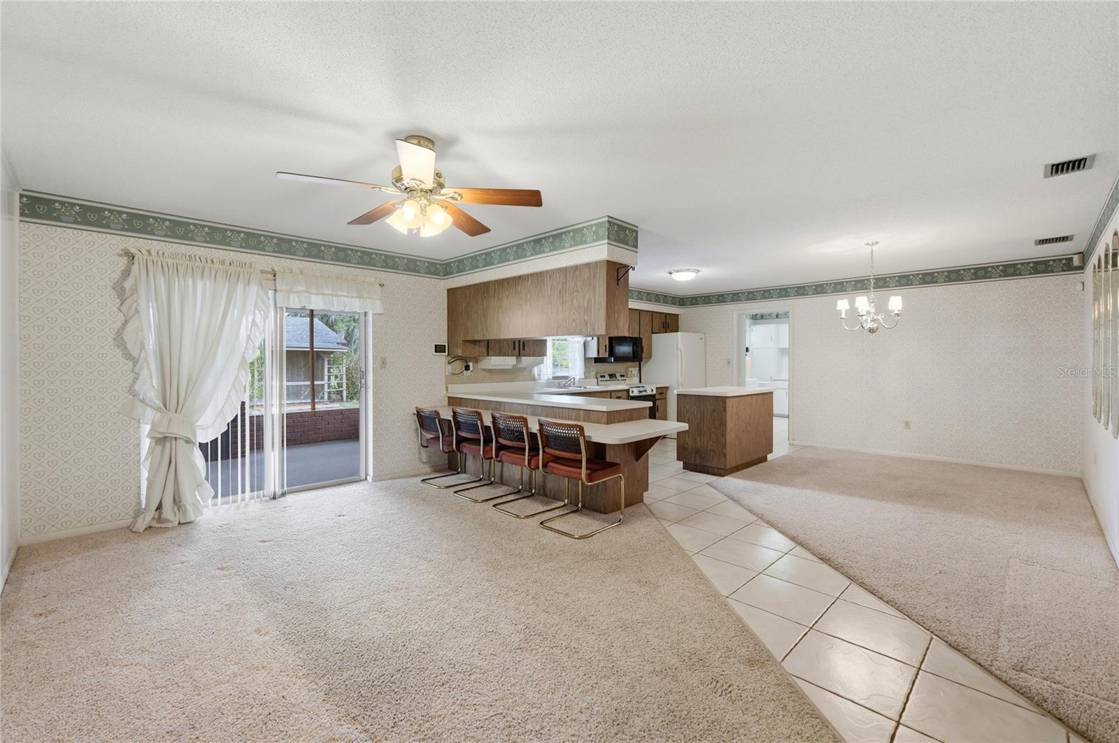 1006 ROBINSON RD