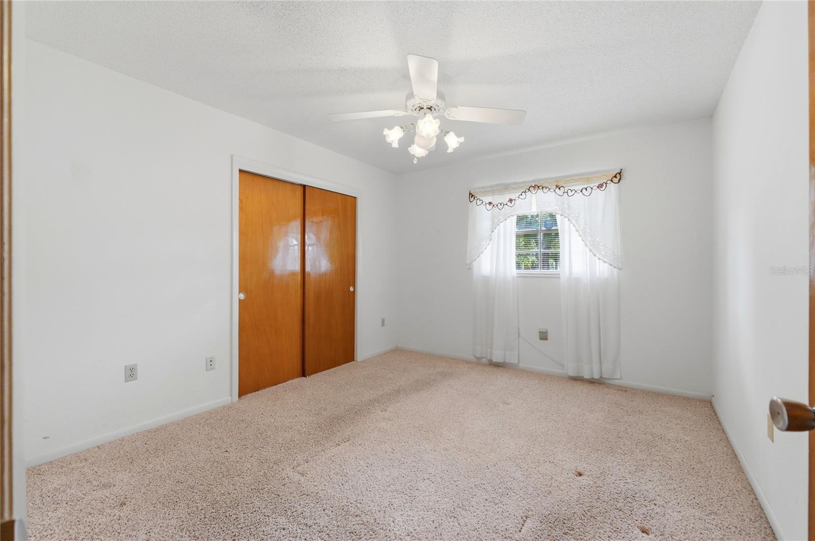 1006 ROBINSON RD