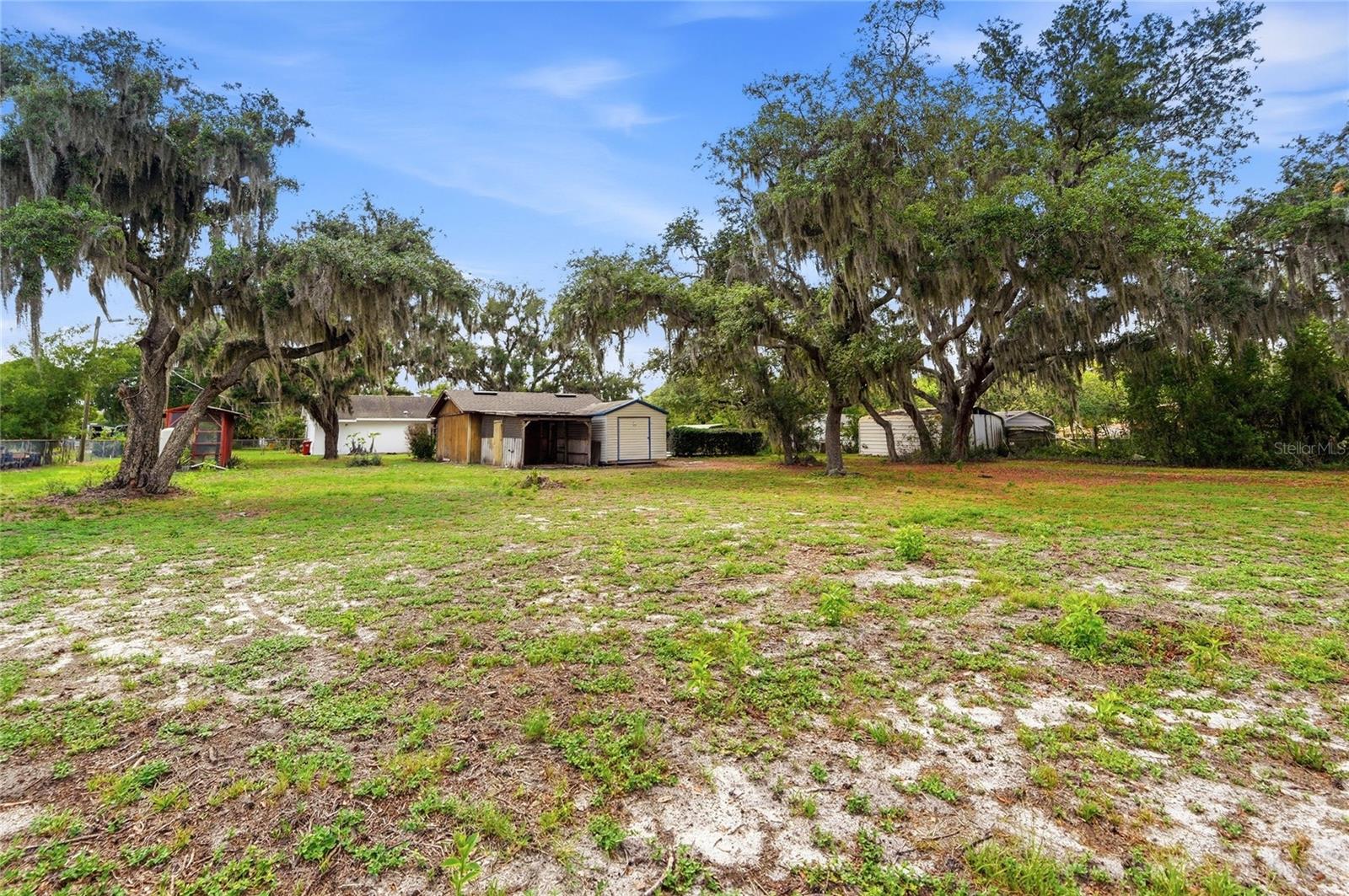 1006 ROBINSON RD