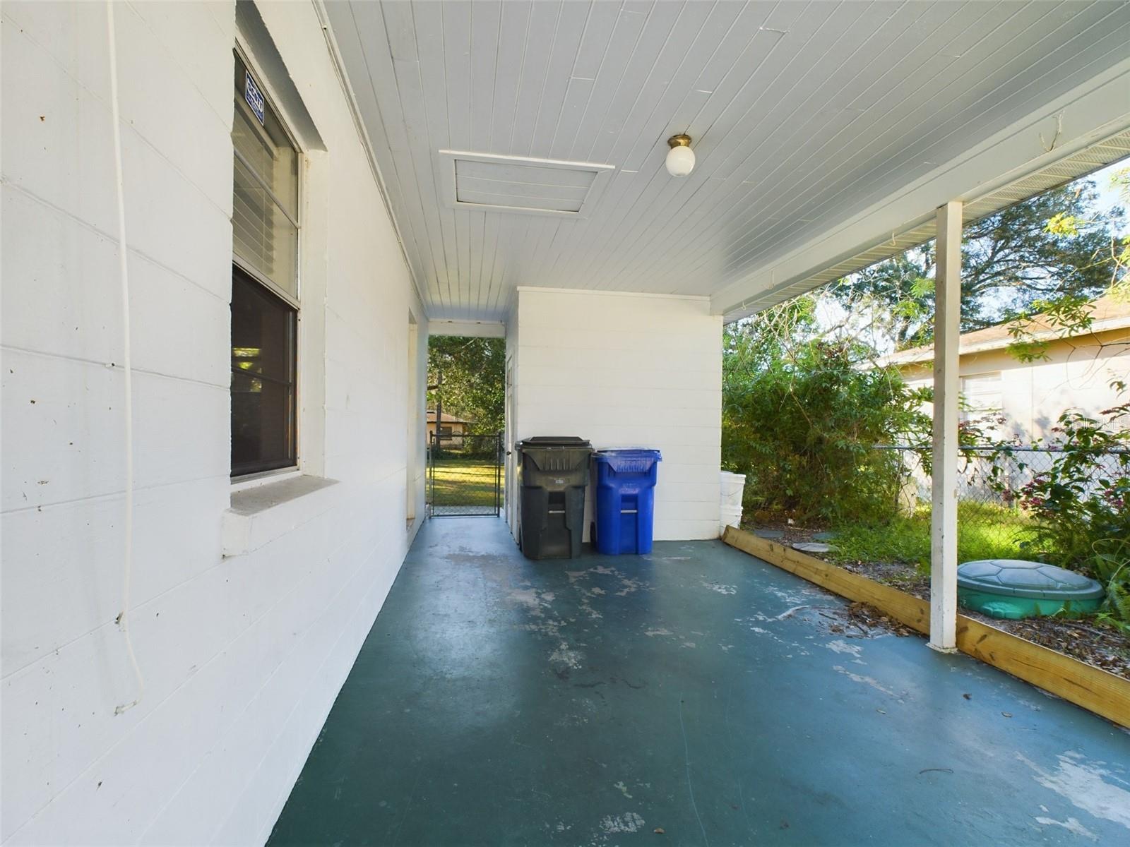 3137 HENDERSON CIR E