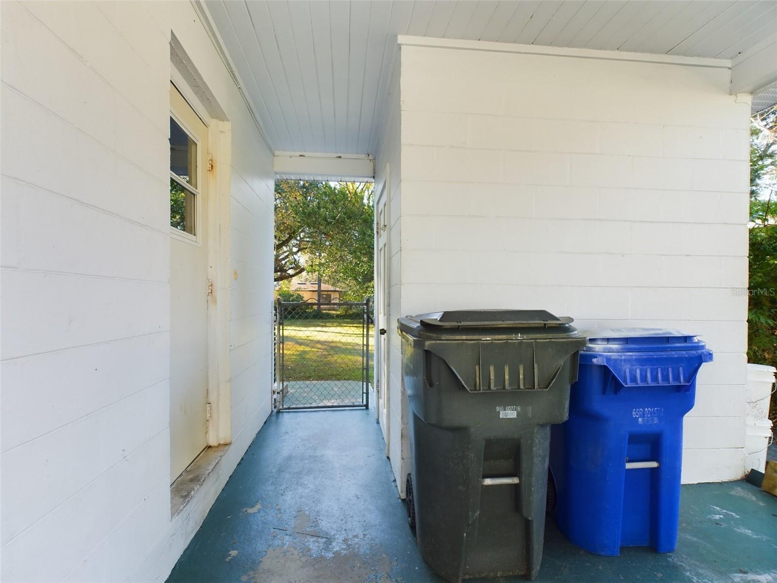 3137 HENDERSON CIR E