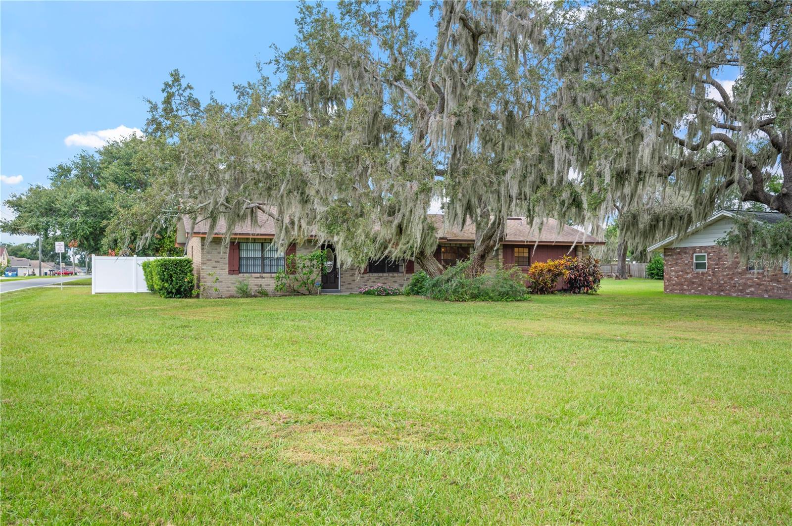 101 LAKEVIEW DR