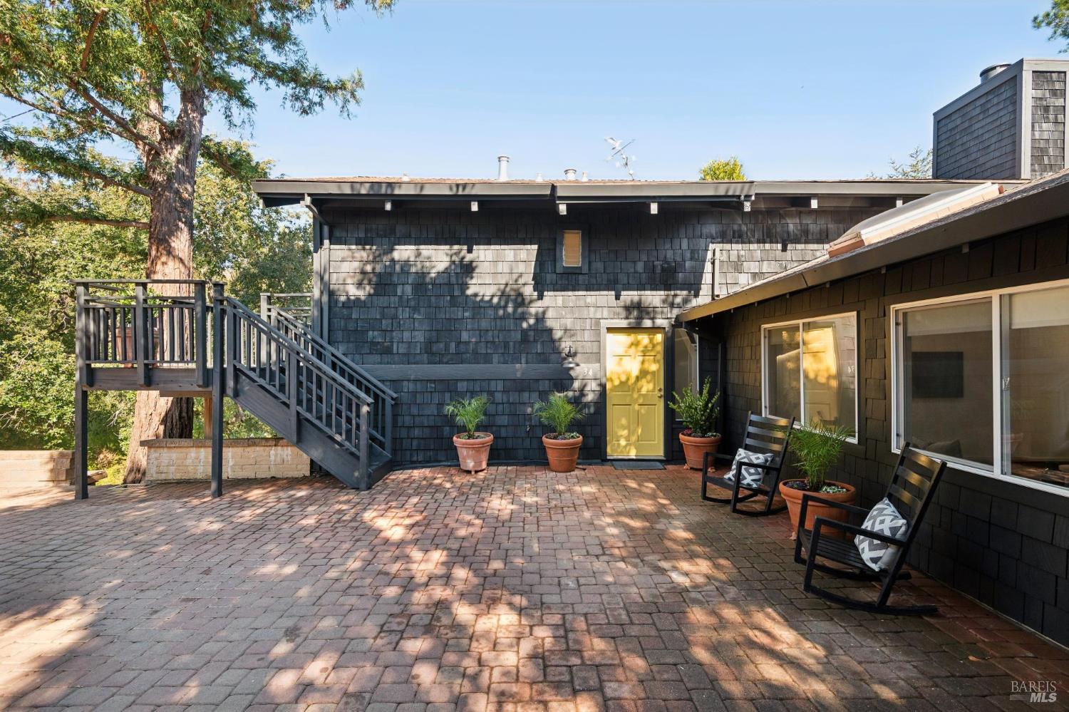 34 Tomahawk Drive