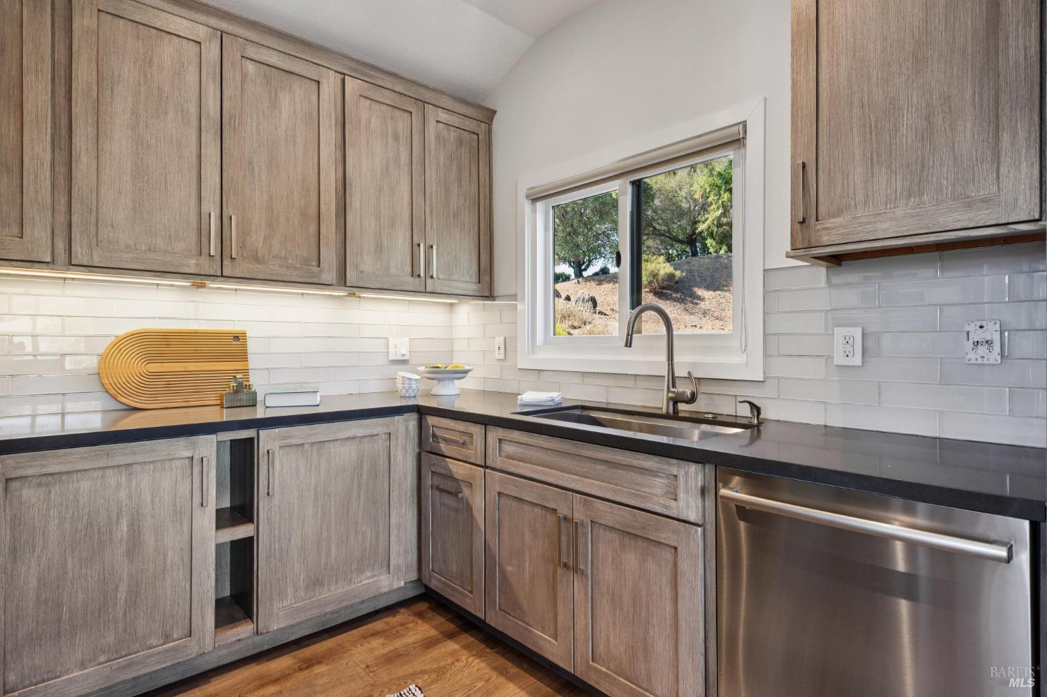 34 Tomahawk Drive