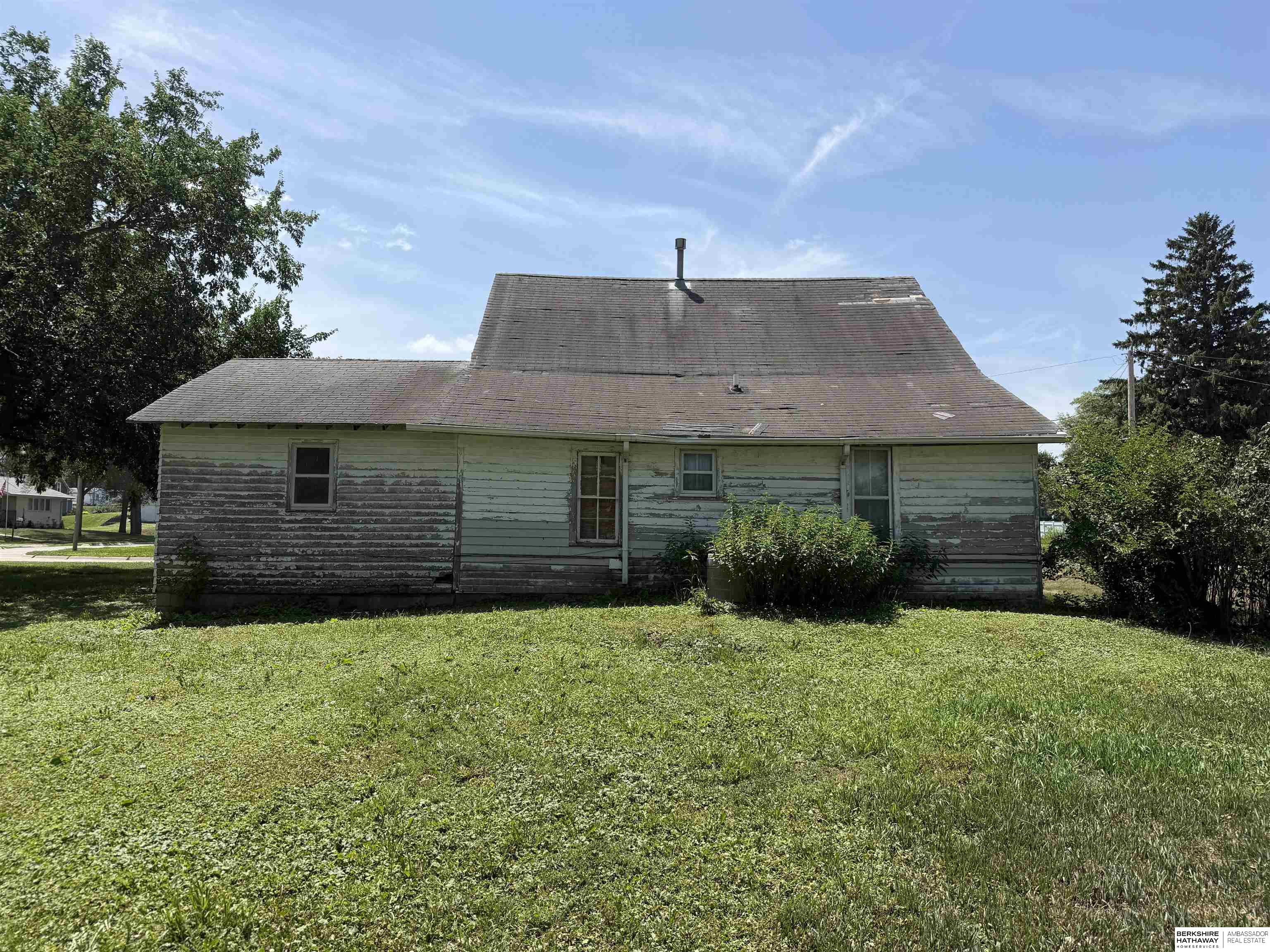 211 E Poplar Street
