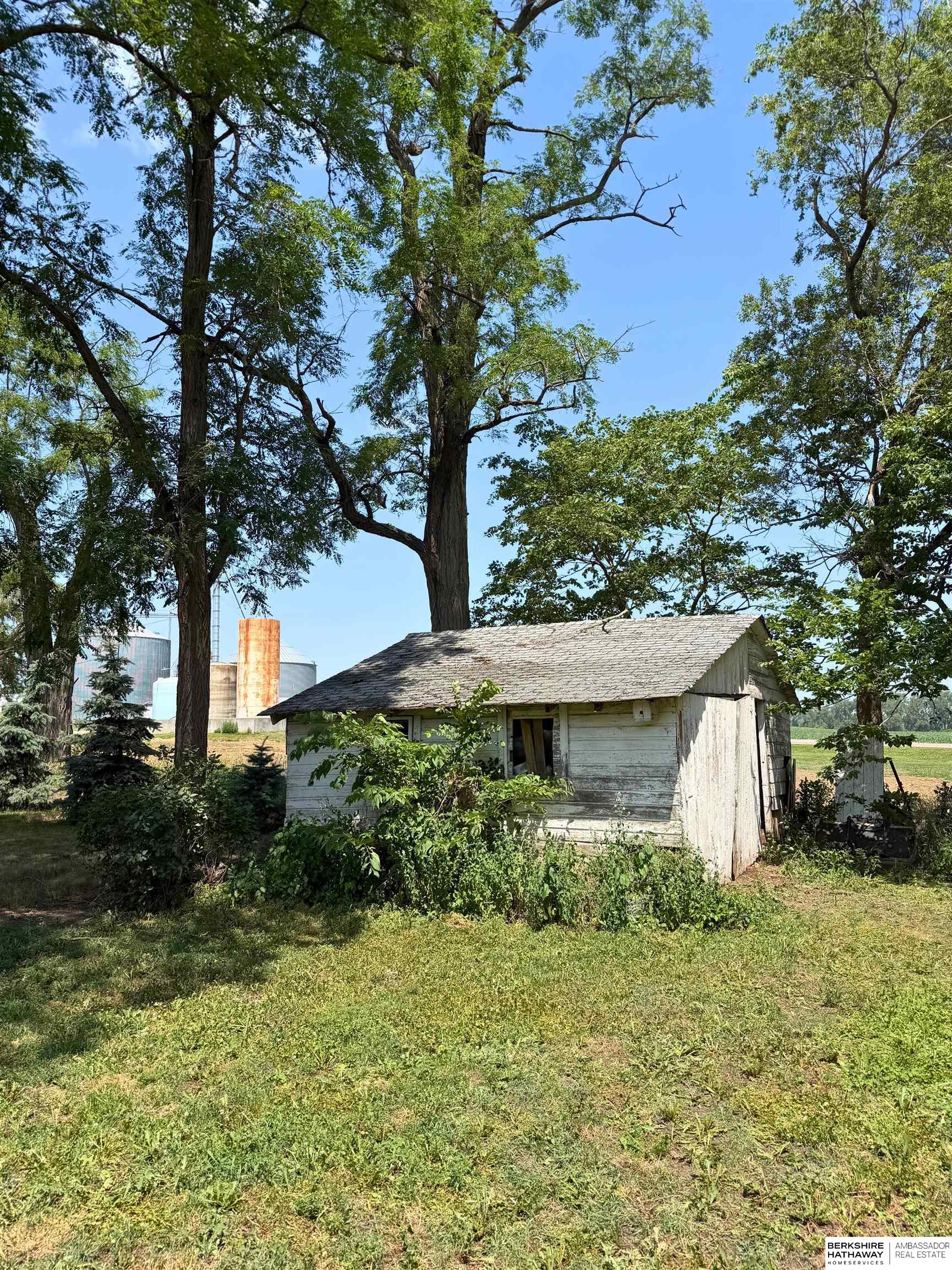 211 E Poplar Street