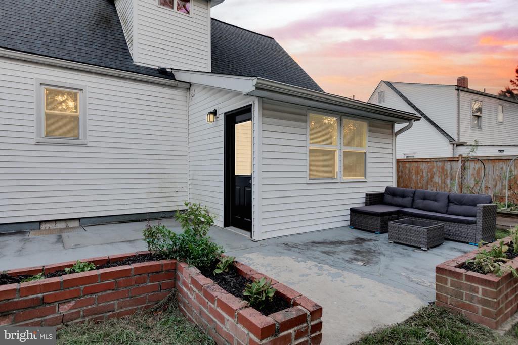 6114 BANGOR DRIVE