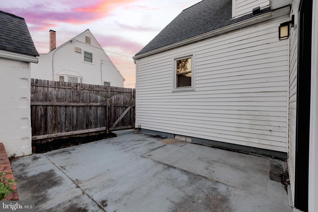 6114 BANGOR DRIVE