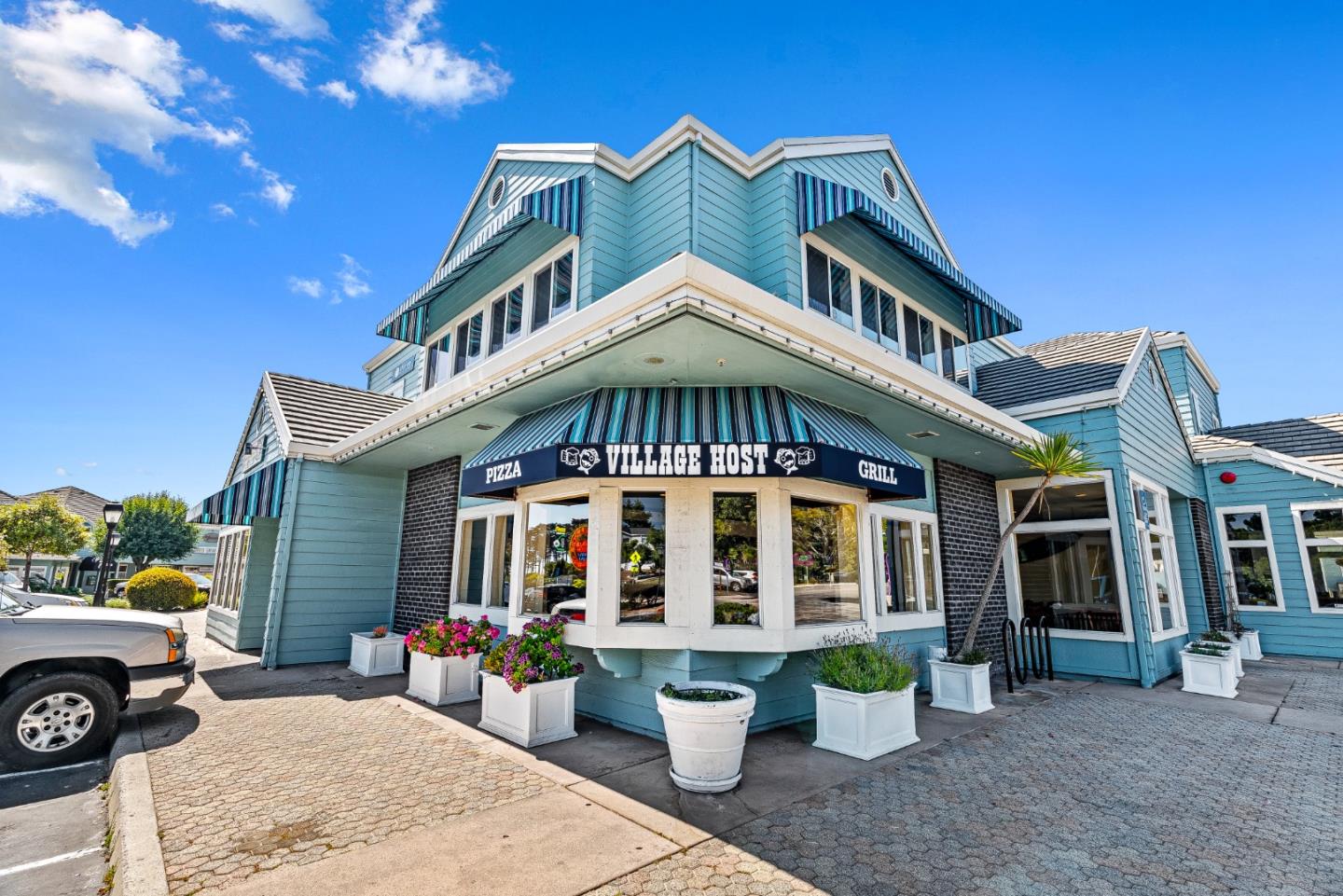 2200 Dolphin Drive