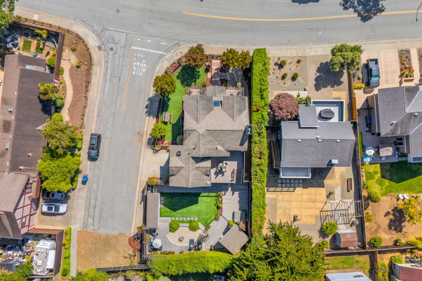 2200 Dolphin Drive
